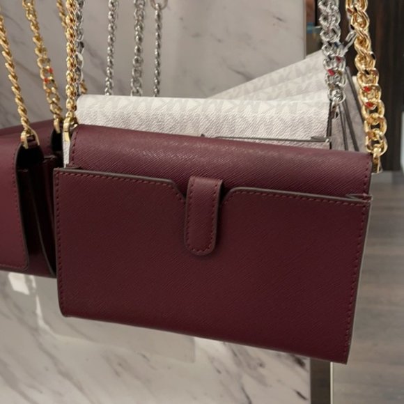 MICHAEL KORS Jet Set Travel Medium Phone Xbody - Picture 5 of 11